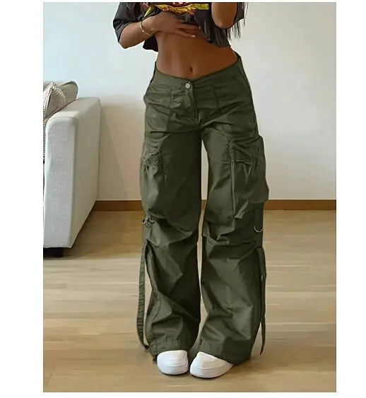 Low-Waist Cargo Pants for Women - Multi-Pocket Utility Pants | Casual Outdoor Wear