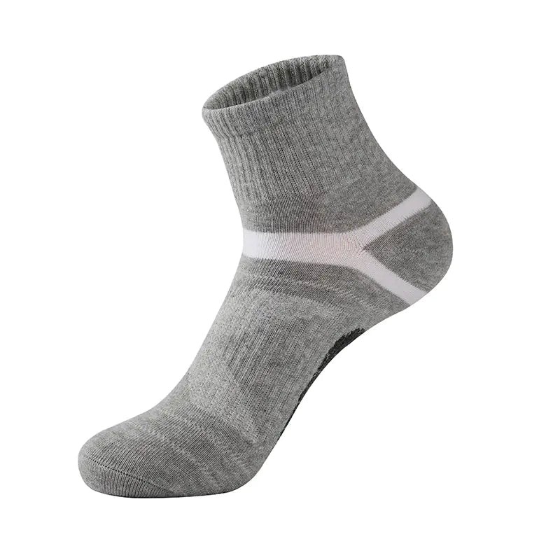 Men's Outdoor Sports Socks - Durable 75% Cotton Crew Socks for Hiking & Basketball