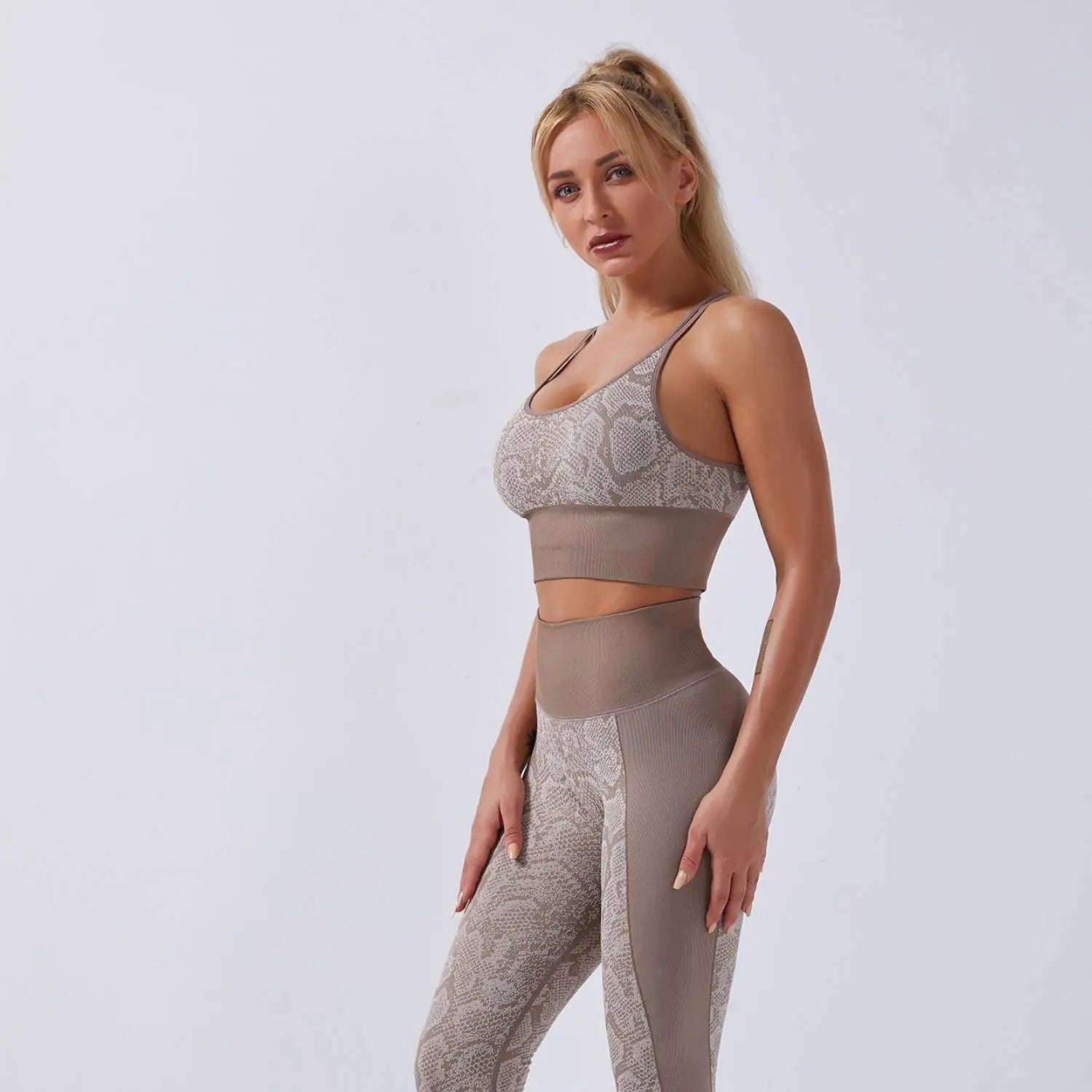 Seamless Snake Print Yoga Set for Women - Moisture-Wicking 2-Piece Activewear | Fitness Outfit