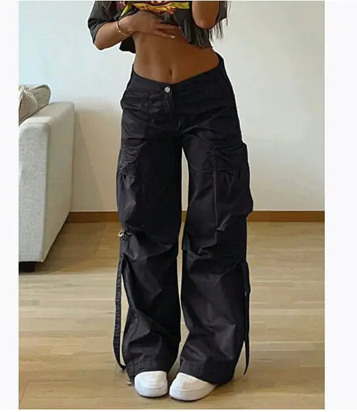 Low-Waist Cargo Pants for Women - Multi-Pocket Utility Pants | Casual Outdoor Wear